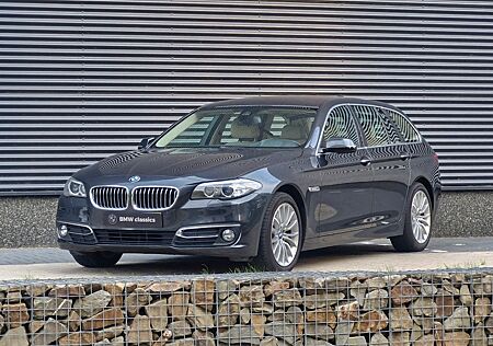 BMW 528i xDrive Touring A Luxury Line Luxury Line