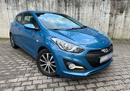 Hyundai i30 1.4 CRDI*LED*6-Gang*Tüv&Kupplung Neu*S-Heft*
