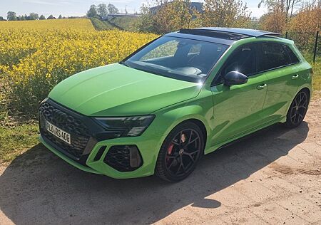 Audi RS3 Sportback - Pano - Matrix - Gar. - FAST VOLL