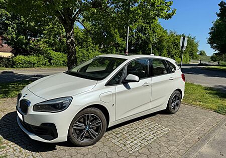 BMW 2er 225xe Sportline PANO HUD Leder Navi Kamera LED