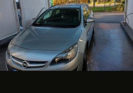 Opel Astra Sports Tourer 1.7 CDTI Exklusiv 81kW E...