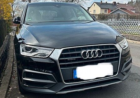 Audi Q3 2.0 TDI qua Design Pano Navi Xenon Sportsitze