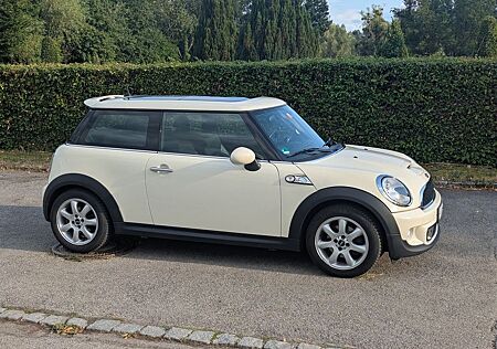Mini Cooper SD (R56) 2,0D Pano Sitzhzg Xenon