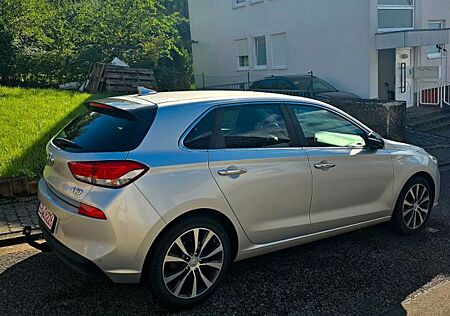 Hyundai i30 1.6 CRDi LED Kamera Navi Anhängerkupplung
