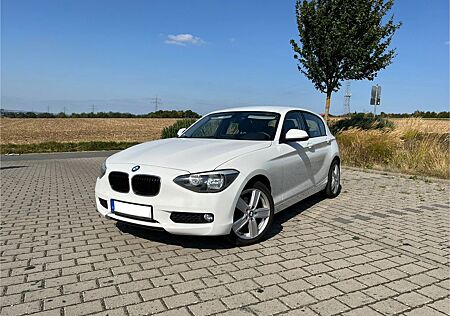 BMW 116i - iDrive, SHZ, PDC, WKR