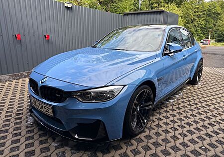 BMW M3 *Yas Marina Blau*DEUTSCH*Akrapovic *EINMALIG*