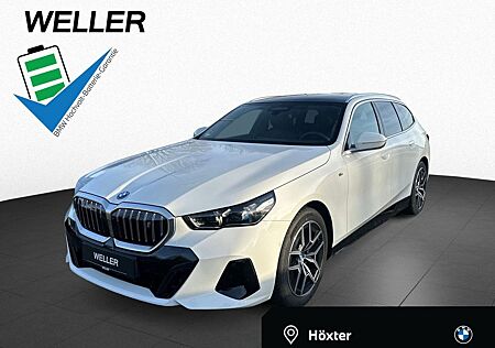 BMW i5 eDrive40 T M Sport,AHK,Pano,B&W,DAPro,PAPro