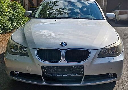 BMW 520i - -E-60 XENON PDC, Schiebedach, Sitzheizung