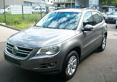 VW Tiguan Volkswagen 2.0 TSI 4Motion*DSG*Navi*PDC*R-Cam*AHK*