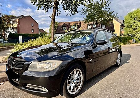 BMW 318i Touring -