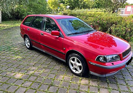 Volvo V40 T4 -