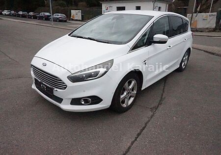 Ford S-Max Titanium-Viele Extras-7 SITZER---EU6