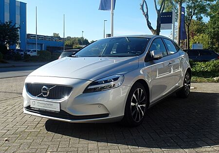 Volvo V40 T2 Momentum #volvocars #madebymerten