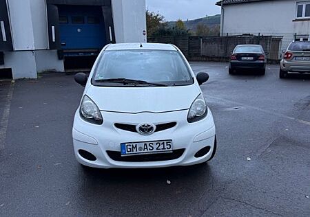 Toyota Aygo (X) Aygo / TÜV 10/27