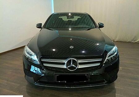 Mercedes-Benz C 300 d Avantgarde Navi LED AHK Distron. Kamera