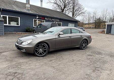 Mercedes-Benz CLS 320 CLS / 350 CDI
