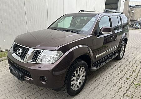 Nissan Pathfinder 3.0 dCi LE.SHZ.AHK.7 Sitzer