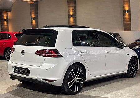 VW Golf Volkswagen VII GTD DSG*PANO*SPUR*ACC*KAM*DCC*ALCANTARA
