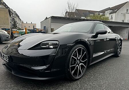 Porsche Taycan - -
