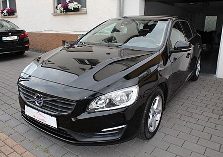 Volvo V60 D3 Kombi Momentum*NAVI*SHZ*PDC*EURO6