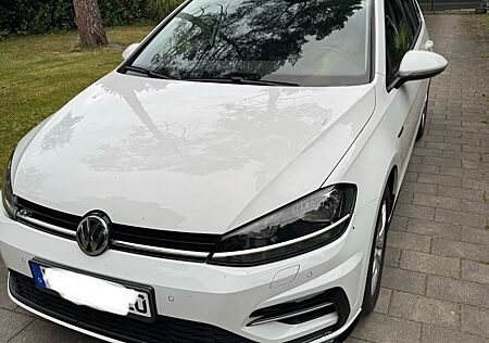 VW Golf Volkswagen 2.0 TDI DSG Variant R-Line
