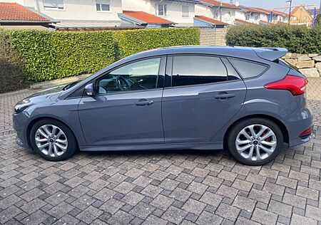Ford Focus 2,0 EcoBoost ST