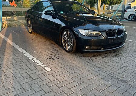 BMW 325i -