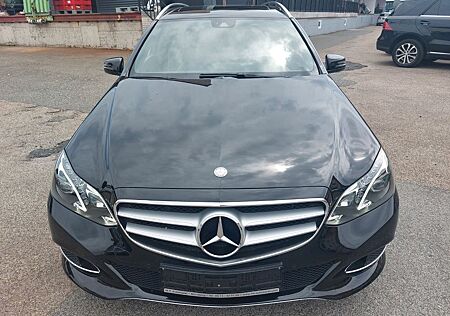 Mercedes-Benz E 220 BlueTec 4Matic Avantgarde 1.Hand