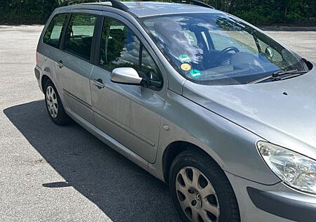 Peugeot 307 1.6 16V 110 -