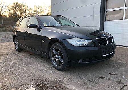 BMW 318i Touring |Pano|NAVI|Sithzg|Alu´s|Tempo|