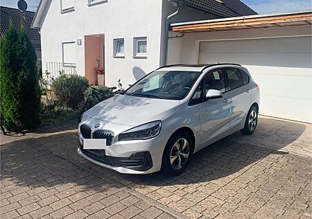 BMW 218i Active Tourer ++70tkm/Panorama/AHK/Navi++