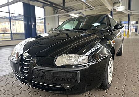 Alfa Romeo 147 TÜV NEU