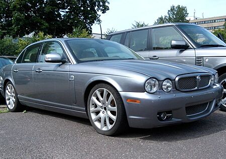 Jaguar XJ 2,7 Diesel V6 Executive 8600Netto Scheckheft