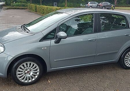 Fiat Punto EVO Dynamic 5T 1.4 8V Dualogic Automatik