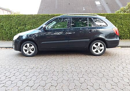 Skoda Fabia Combi 1.2 erst 110Tkm Service Neu