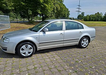 Skoda Superb 2.0 TDI DPF Elegance/6 Gang/klimaautomat.