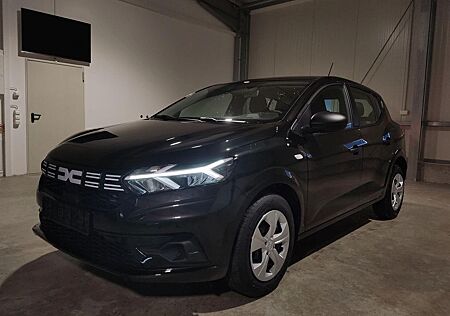 Dacia Sandero Essential TCe 90 PS Klima-DAB-LED-Tem...