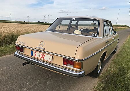 Mercedes-Benz 220 220D /8 (W115)