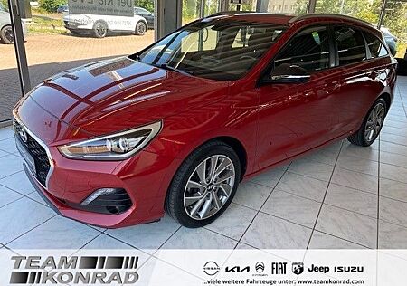 Hyundai i30 cw Passion + 1.4 T-GDI Aut Navi LED Apple Ca