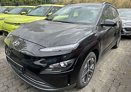 Hyundai Kona Select*2WD*ACC*CarPlay*Cam*WinterP.*SHZ*PDC