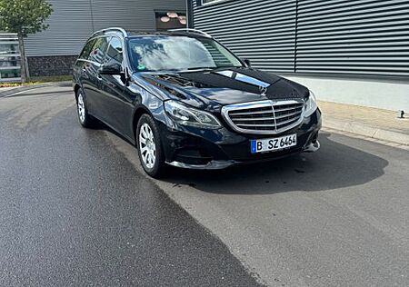 Mercedes-Benz E 200 BlueTEC T -