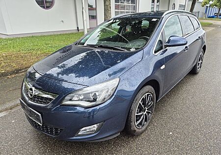 Opel Astra J Sports Tourer Innovation NEUE TÜV & ASU