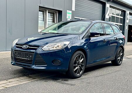 Ford Focus Turnier Ambiente *GEPFLEGT* AHK*