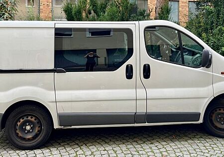Opel Vivaro 2.0 CDTI (2013)