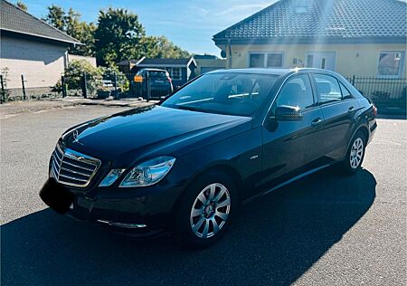 Mercedes-Benz E 350 CGI BlueEFFICIENCY/ Xenon/Kamera/Navi