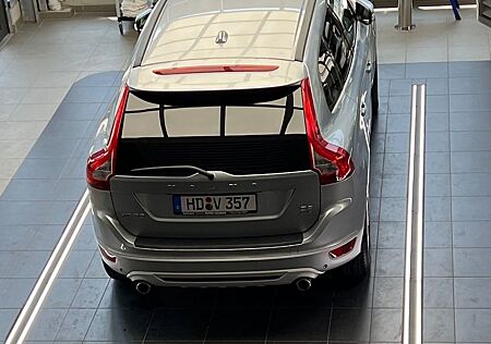Volvo XC 60 XC60 D3 AWD Geartronic R Design Unfallfrei
