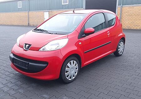 Peugeot 107 Filou. TÜV bis Nov. 2027