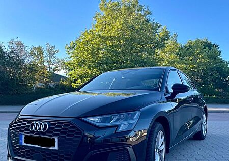 Audi A3 35 TFSI S tronic Limousine schwarz