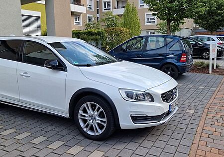 Volvo V60 CC V60 Cross Country D4 AWD Geartronic Summum S...
