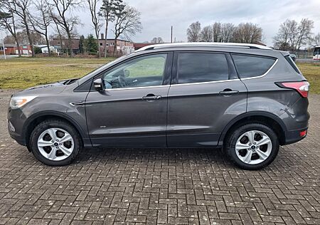 Ford Kuga 2,0 TDCi // 4x4 // 179PS // AHK // Scheckh.